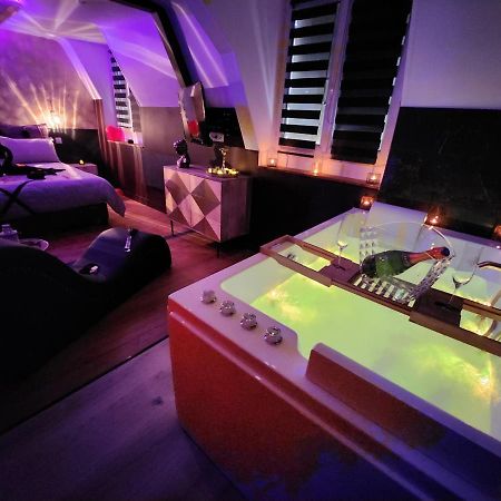 Caen, Tu M'Aimes - Suite Romantique Bagian luar foto