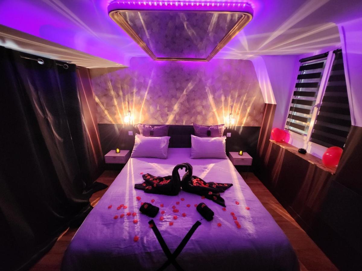 Caen, Tu M'Aimes - Suite Romantique Bagian luar foto